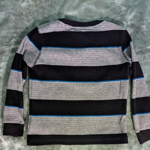 Boys waffle cut grey and navy striped long sleeve tee shirt. Size 8 Old Navy - Picture 2 of 2